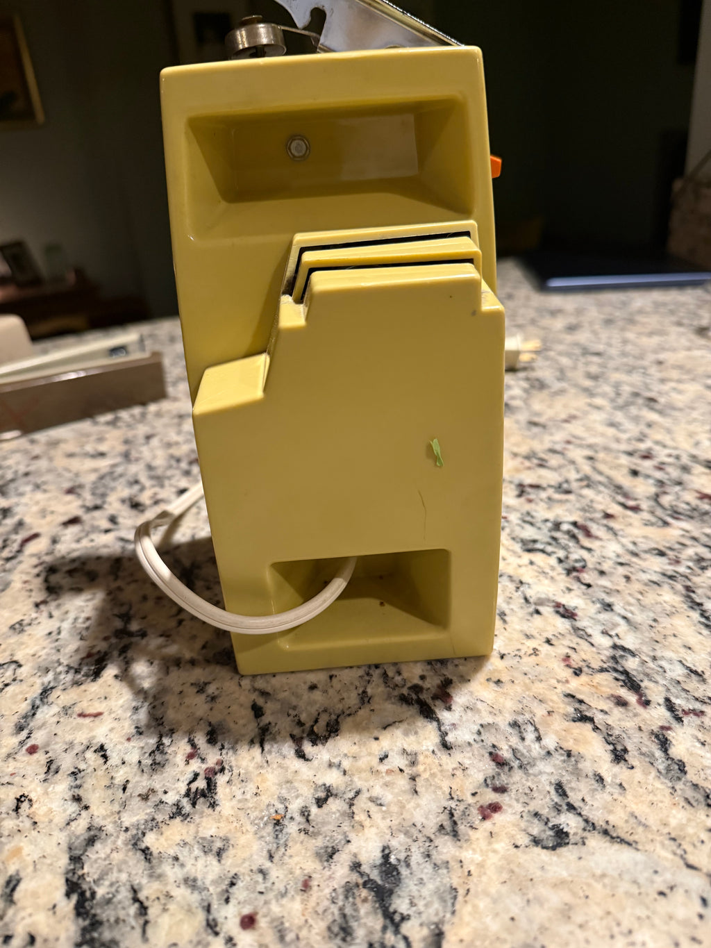 Vintage GE General Electric Yellow Can Opener & Knife Sharpener – Retro Kitchen Appliance