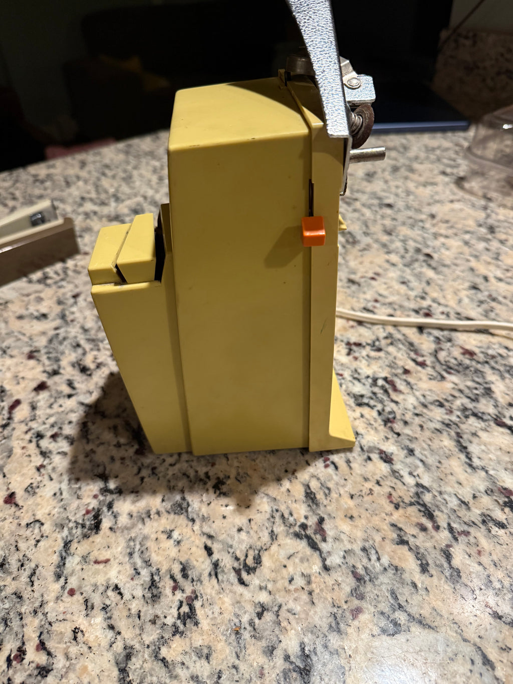 Vintage GE General Electric Yellow Can Opener & Knife Sharpener – Retro Kitchen Appliance