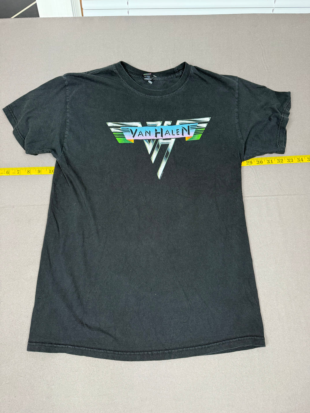 M&O Gold – Artist: Van Halen – Van Halen Graphic Band T-Shirt – Size: Medium