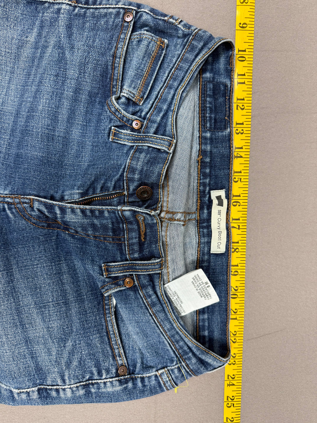 Levi’s 529 Curvy Boot Cut Jeans Size 6M