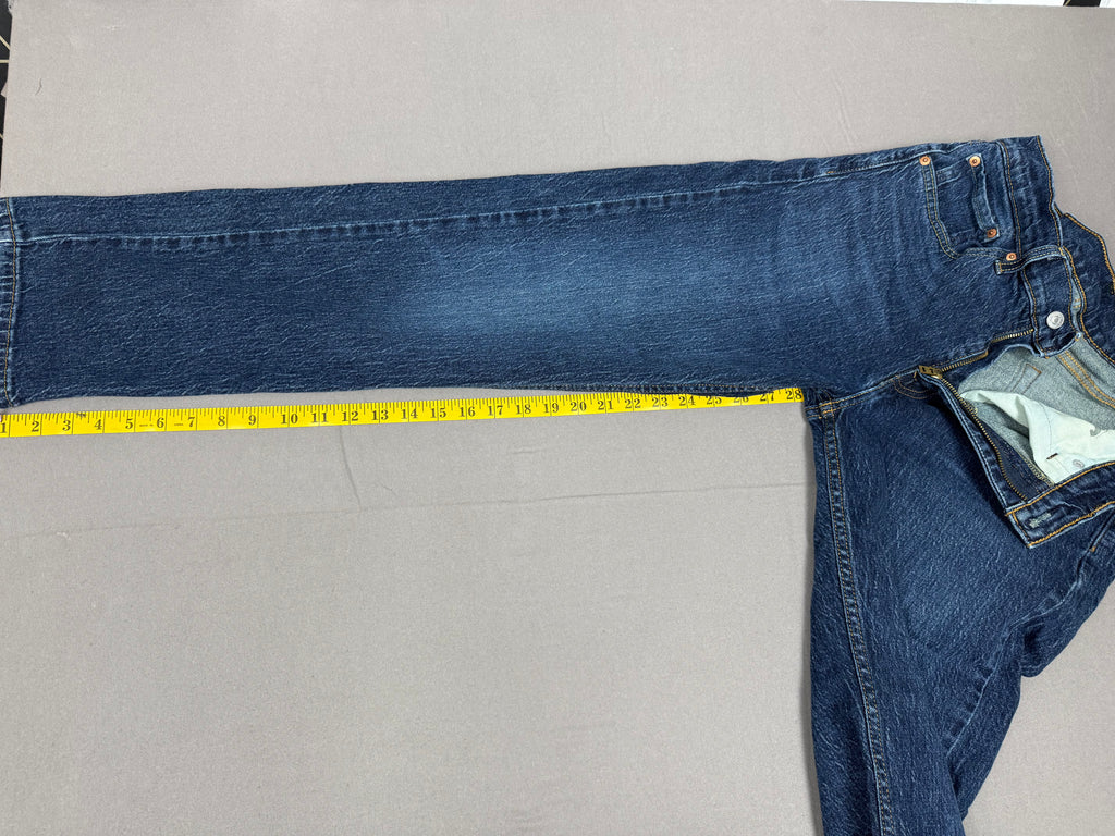 Levi’s – Model: 505 – Regular Straight-Leg Jeans – Size: 32 × 30