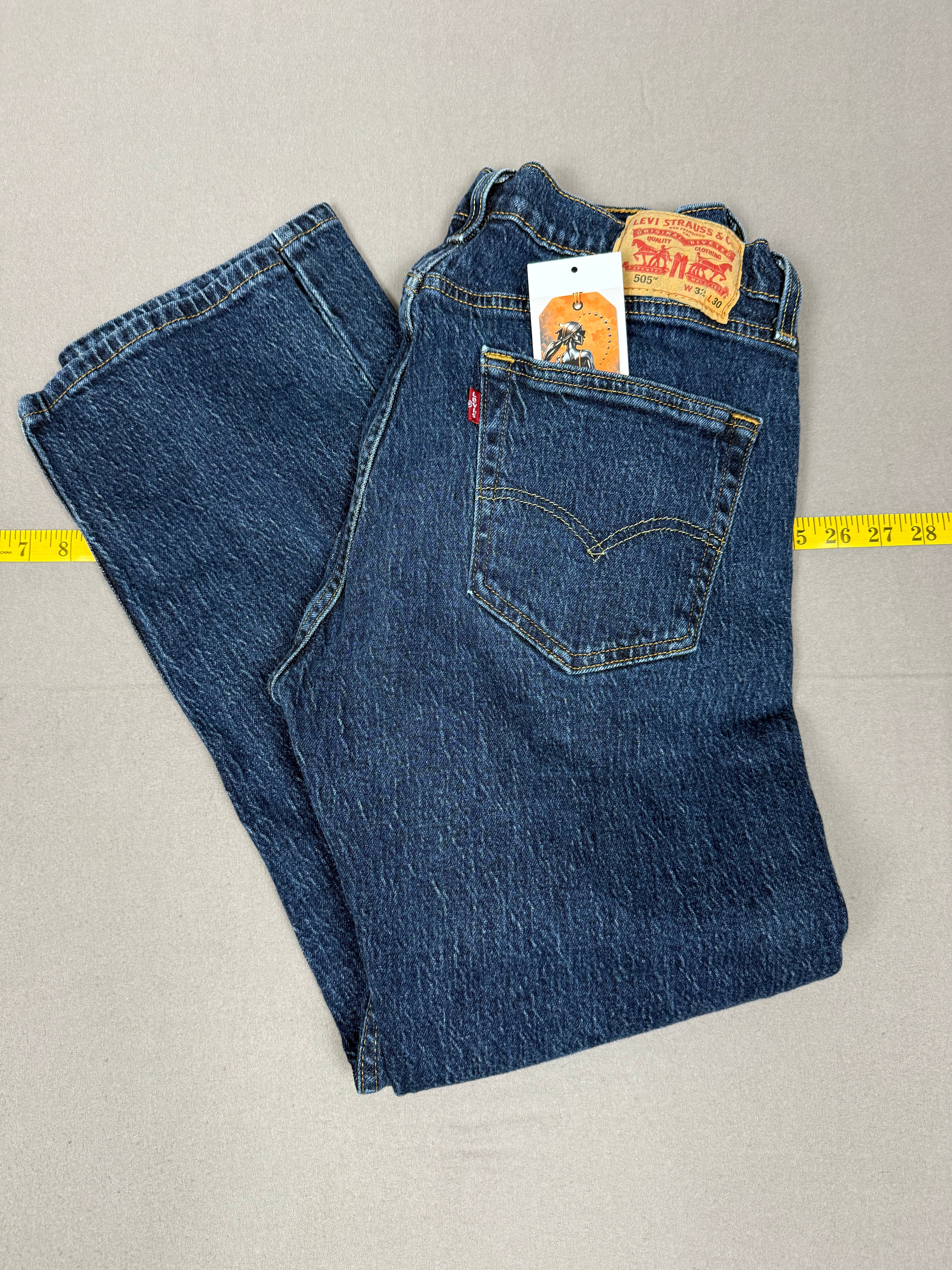 Levi’s – Model: 505 – Regular Straight-Leg Jeans – Size: 32 × 30