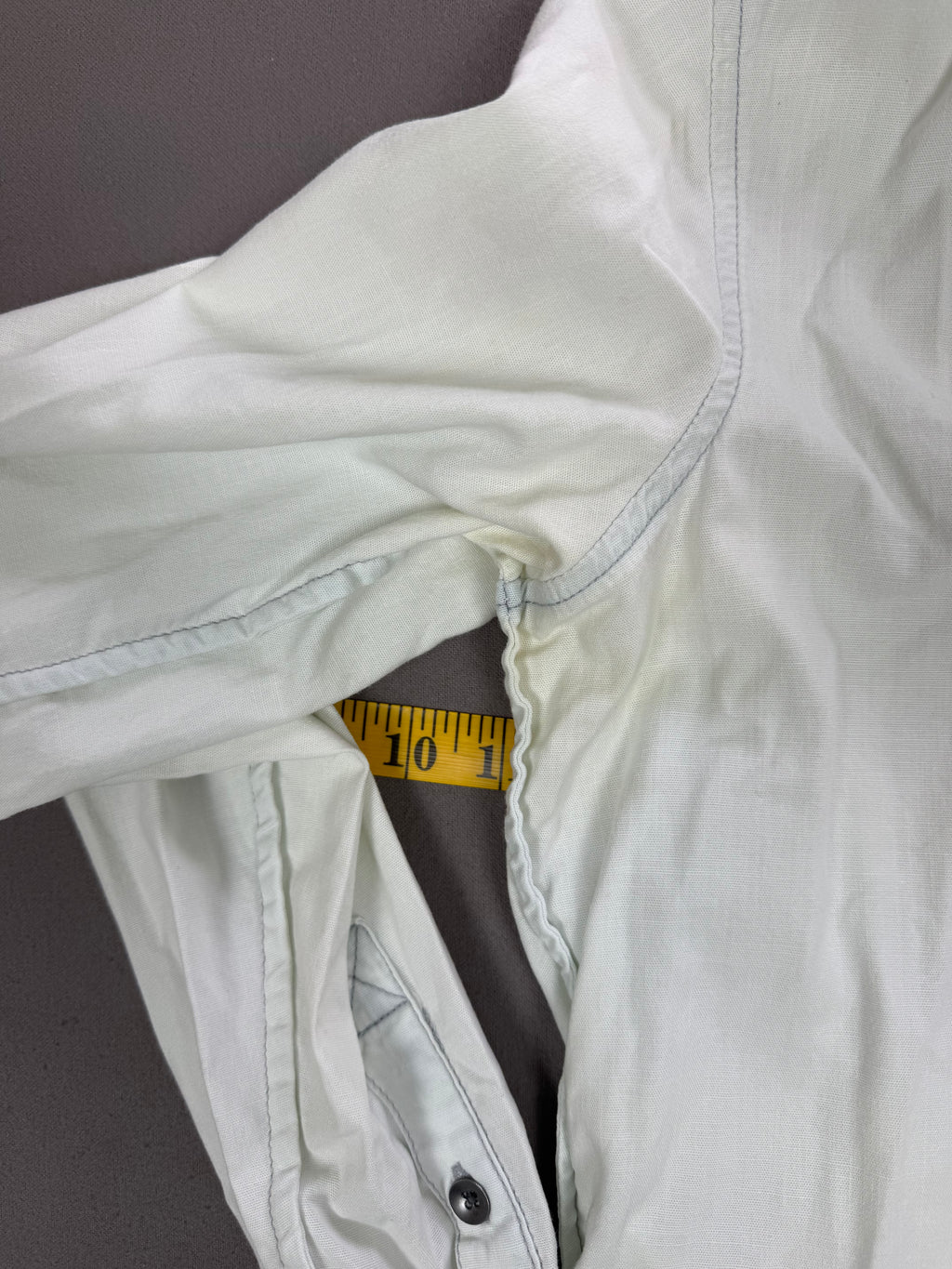 Gap 1969 – Lightweight Denim Button-Down Shirt – Size: Women’s 6 – Color: Super Light Wash Blue Denim