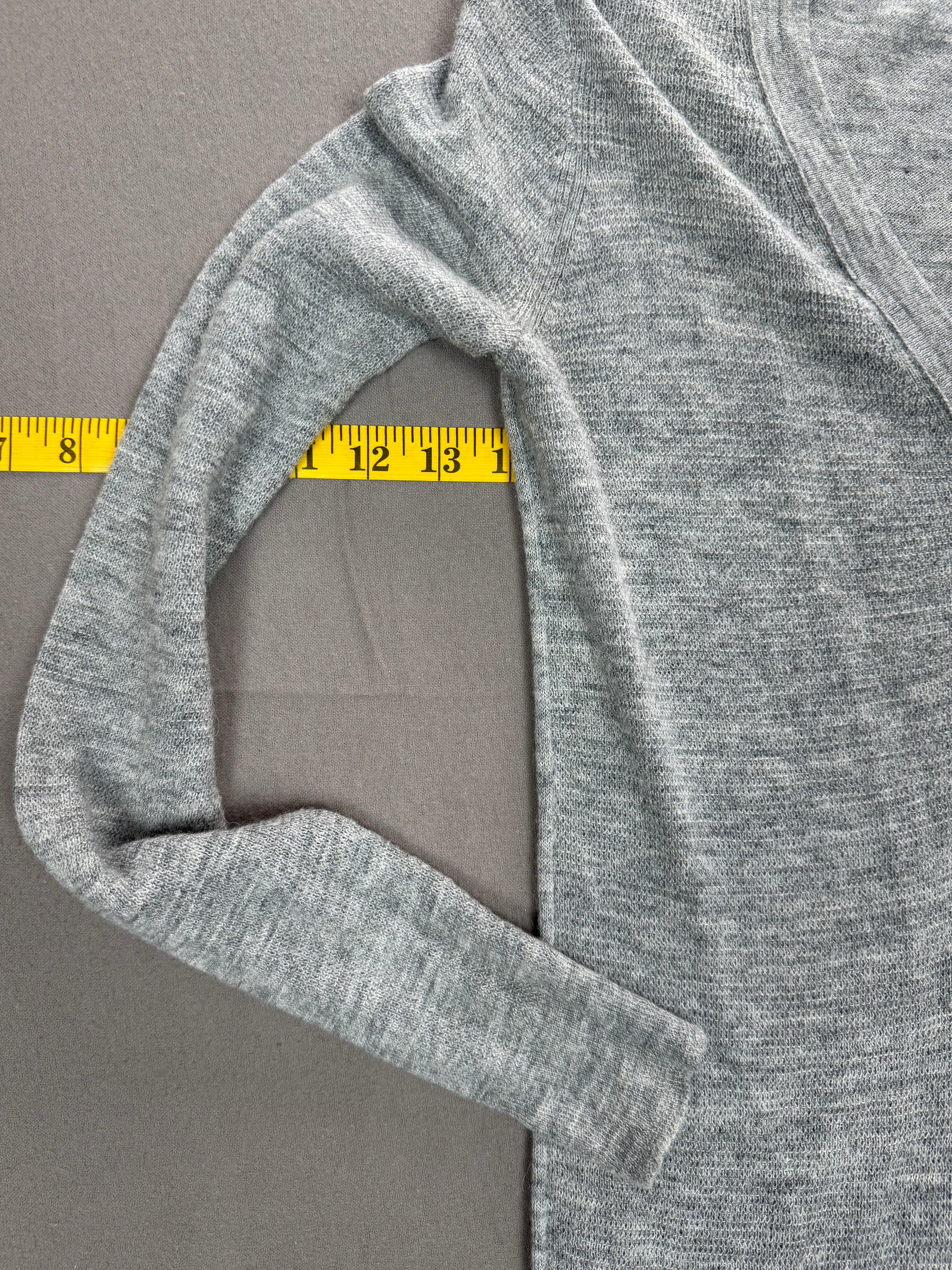 Wallace – Heather Gray V-Neck Thermal-Knit Sweater – Size: Small – Color: Heather Gray