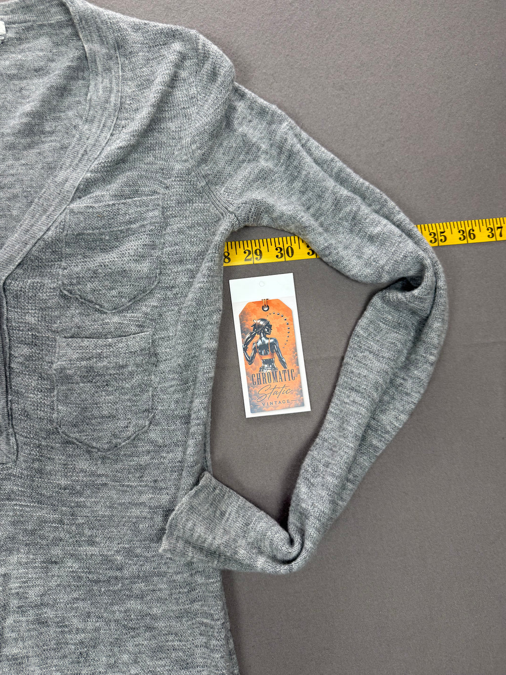 Wallace – Heather Gray V-Neck Thermal-Knit Sweater – Size: Small – Color: Heather Gray