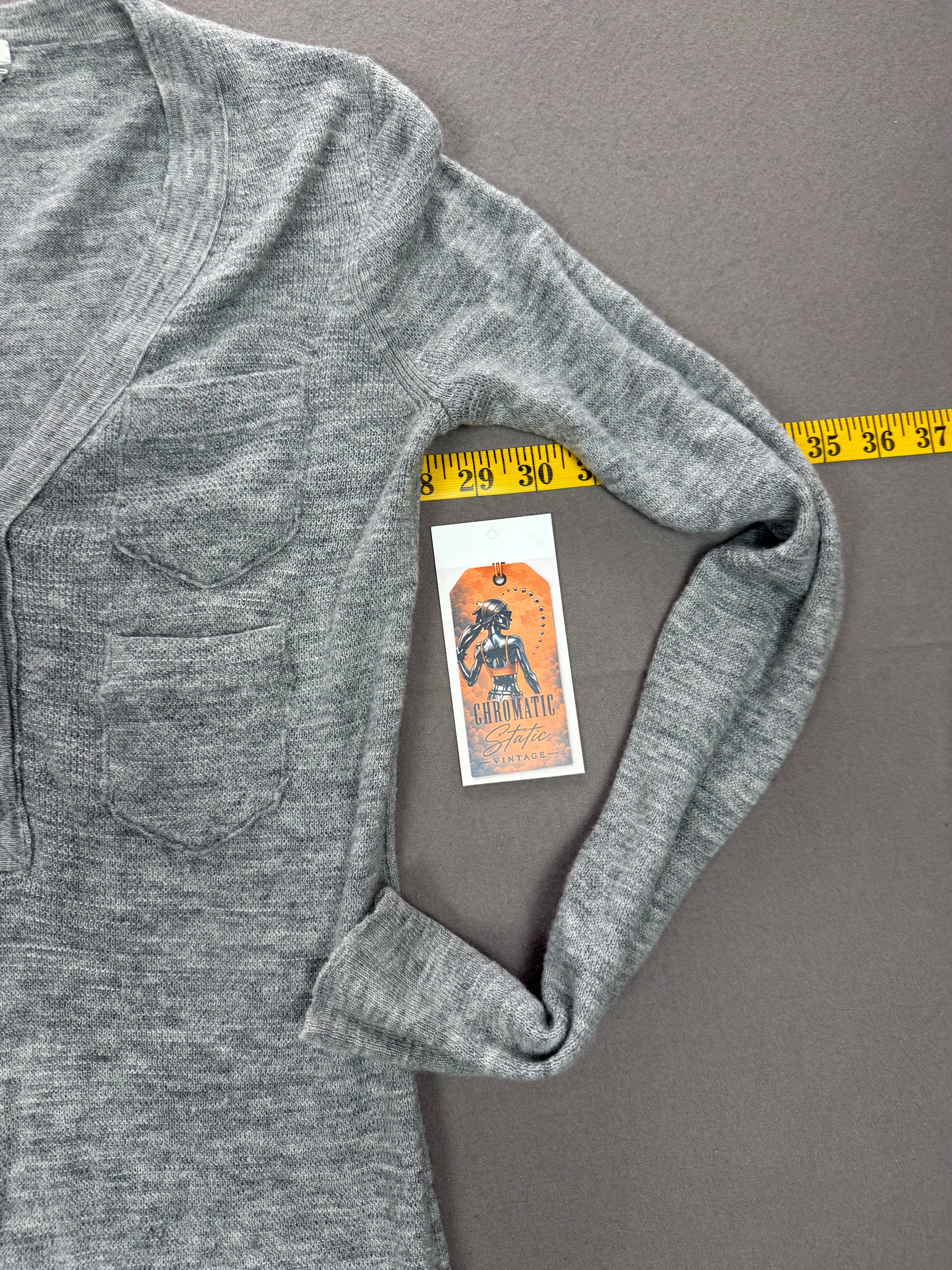 Wallace – Heather Gray V-Neck Thermal-Knit Sweater – Size: Small – Color: Heather Gray