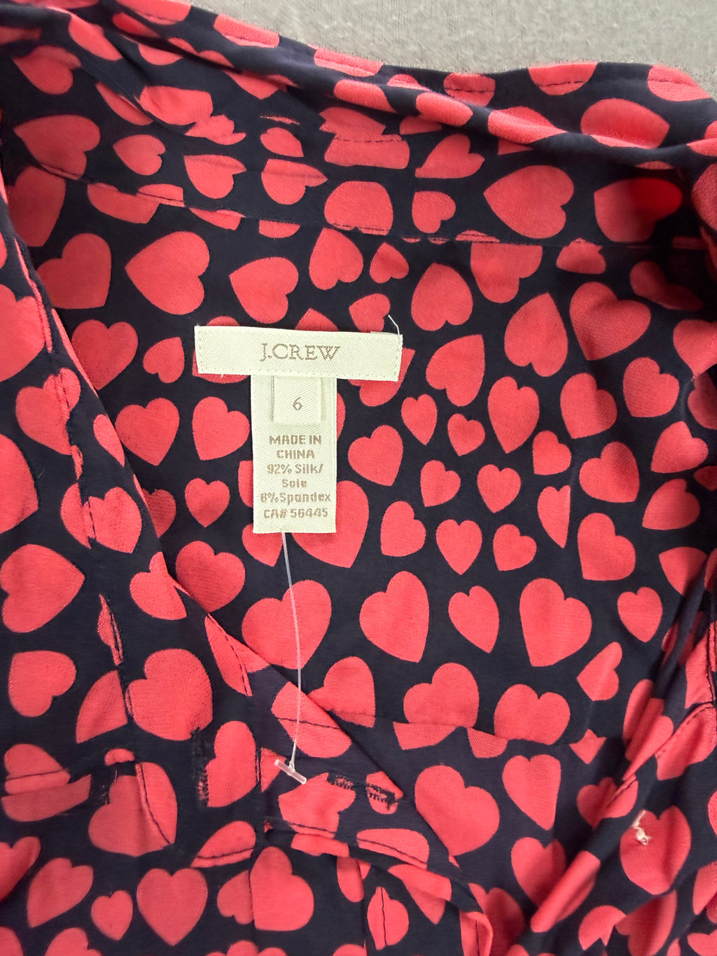 J.Crew – Women’s Silk Heart-Print Button-Down Shirt – Size: 6 – Color: Black / Red – Pattern: All-Over Red Hearts