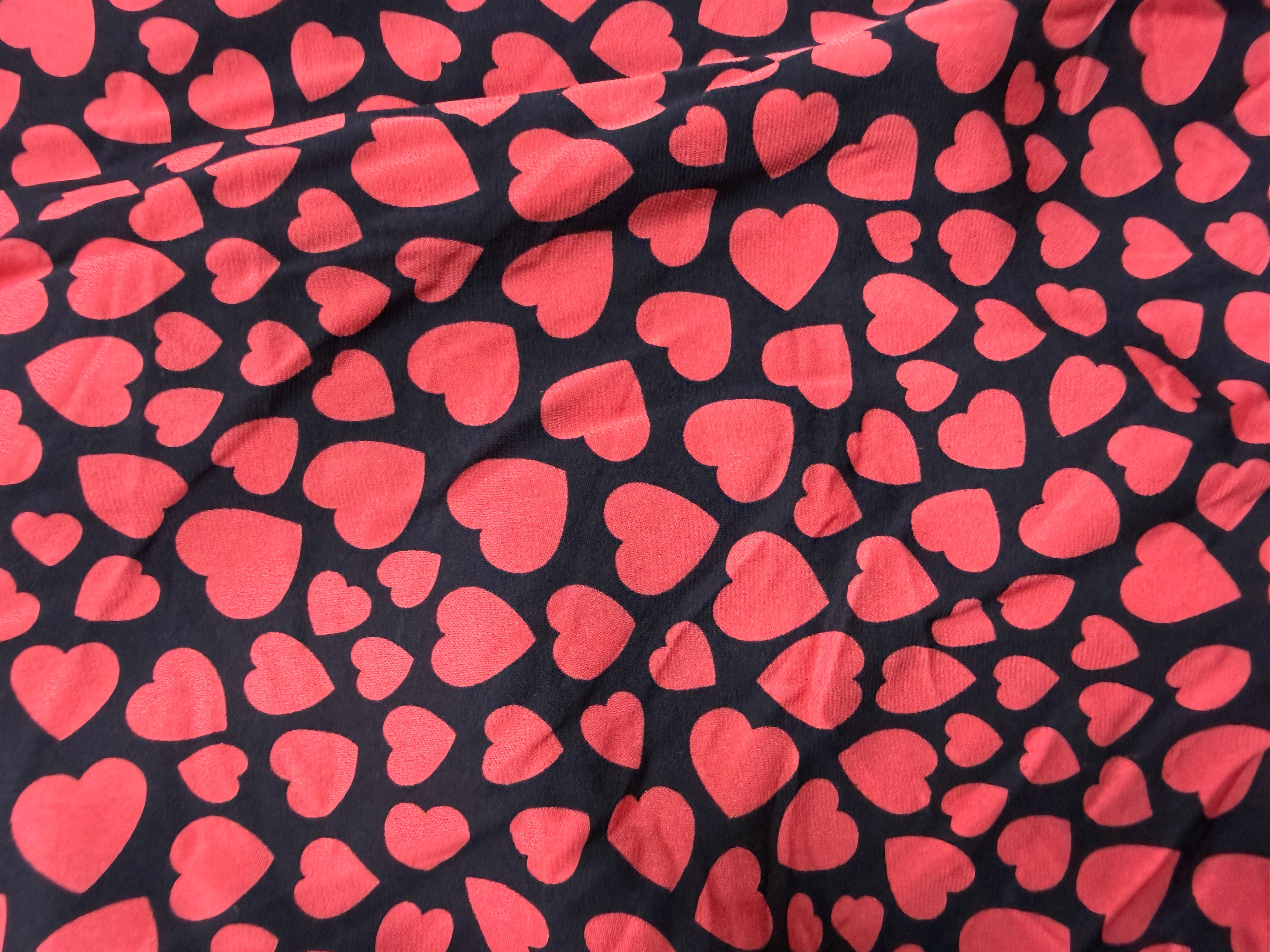 J.Crew – Women’s Silk Heart-Print Button-Down Shirt – Size: 6 – Color: Black / Red – Pattern: All-Over Red Hearts