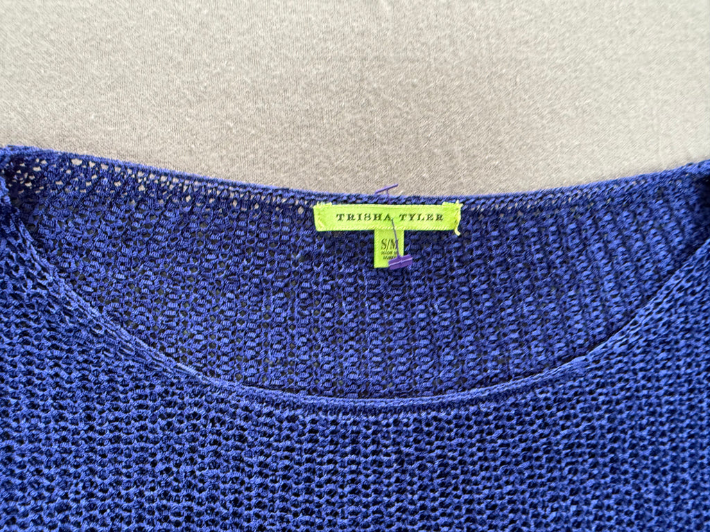 Trisha Tyler – Women’s Relaxed Slinky Sweater / Top – Size: Small – Color: Navy Blue