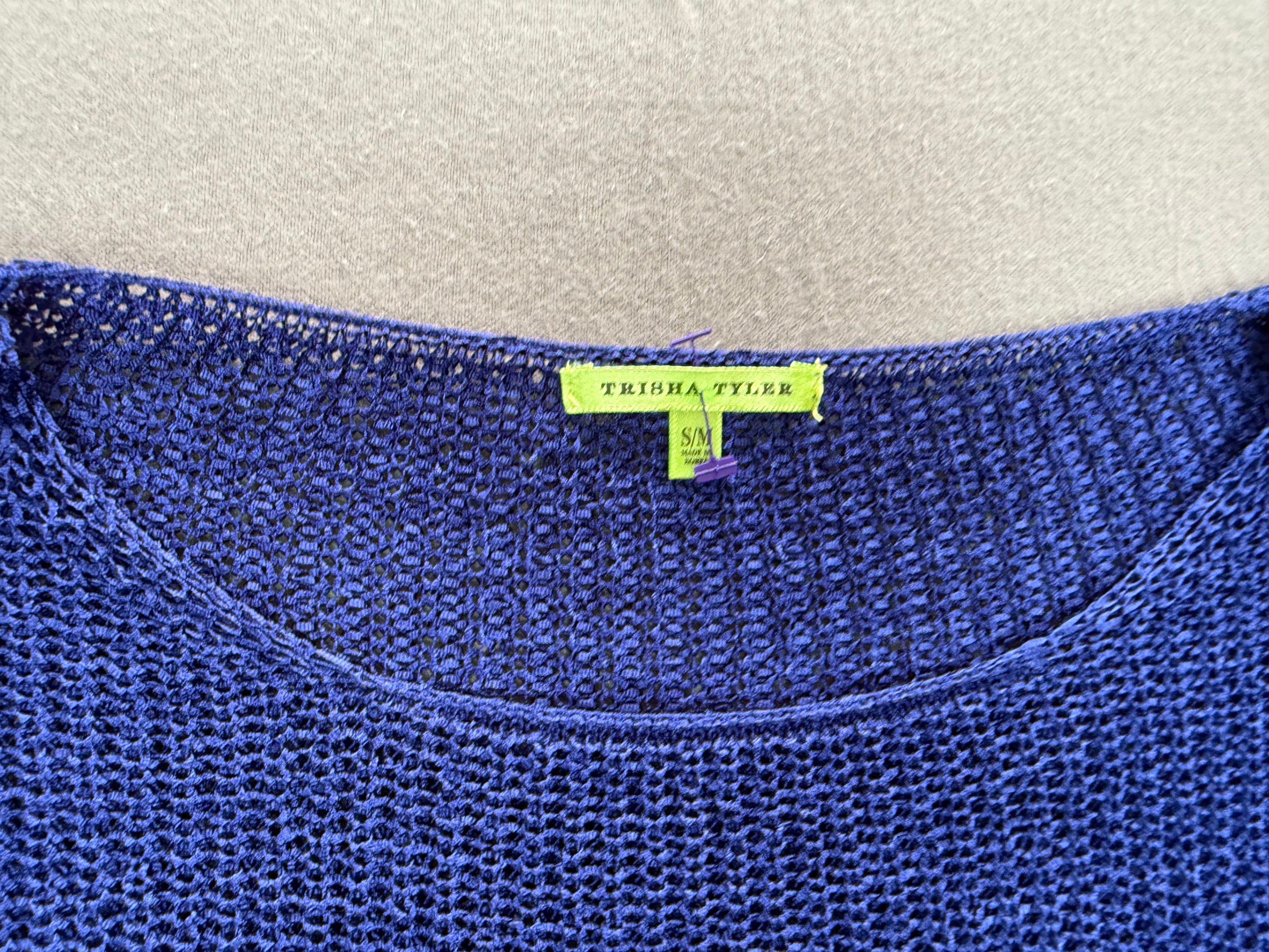 Trisha Tyler – Women’s Relaxed Slinky Sweater / Top – Size: Small – Color: Navy Blue
