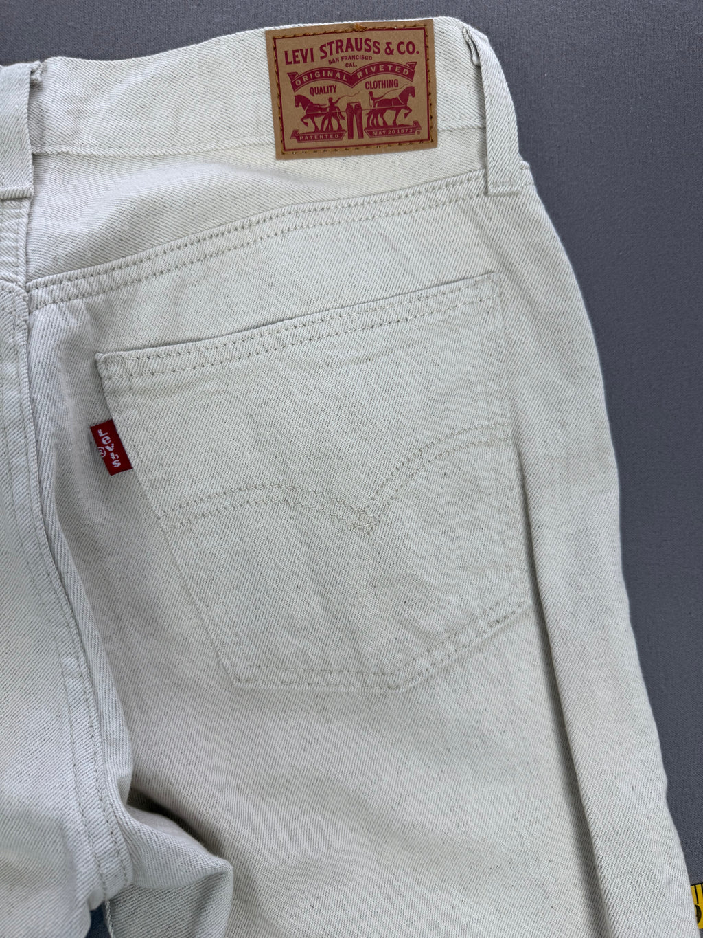 Levi’s Off-White Cotton Linen Jeans
