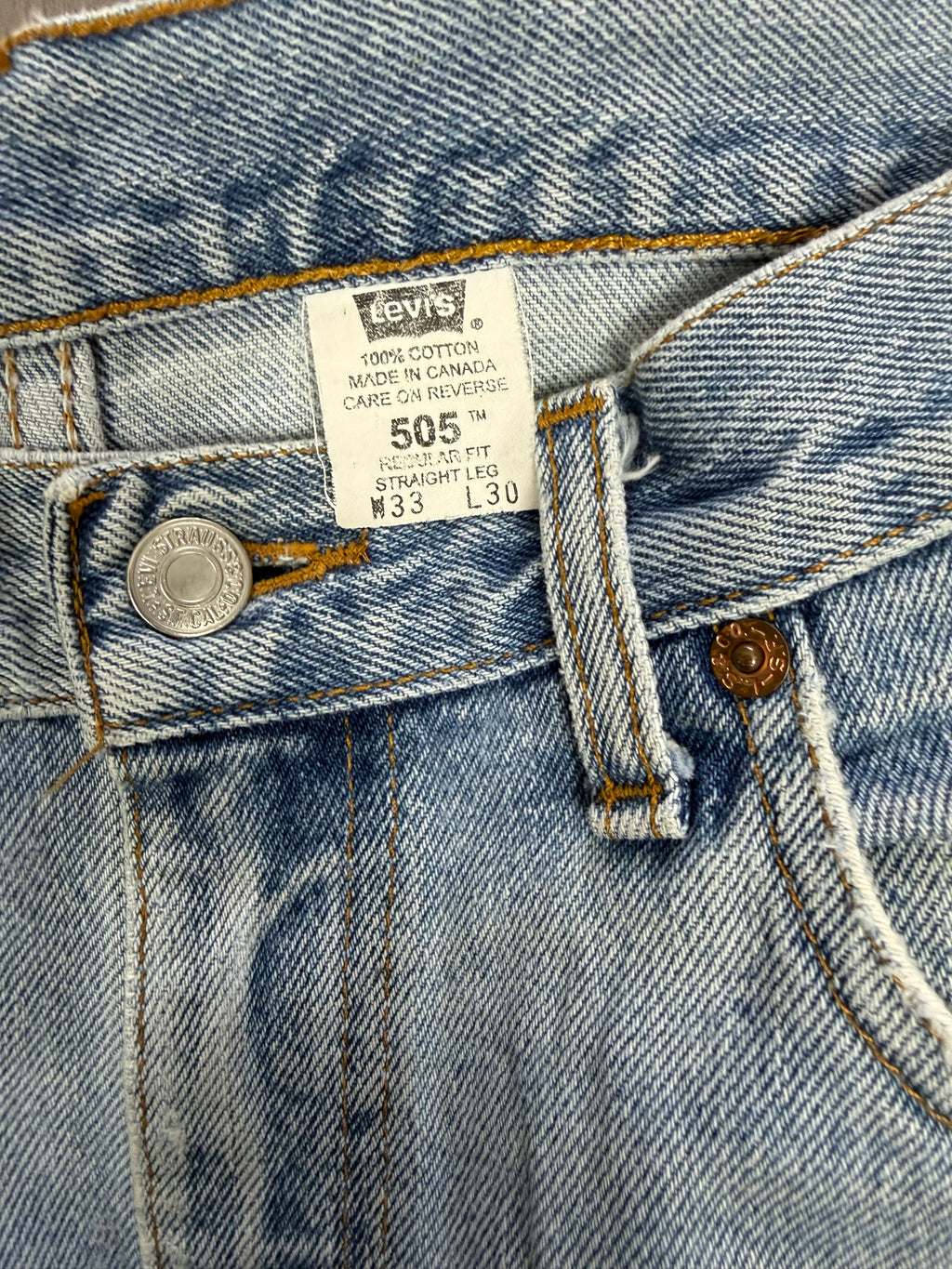 Vintage Levi’s 505 Light Wash Denim Jeans Made in Canada
