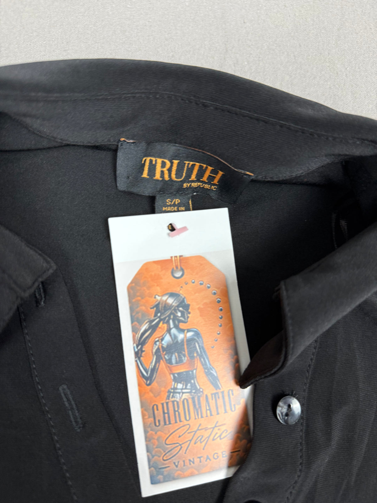 Truth Long-Sleeve Button-Up Shirt small