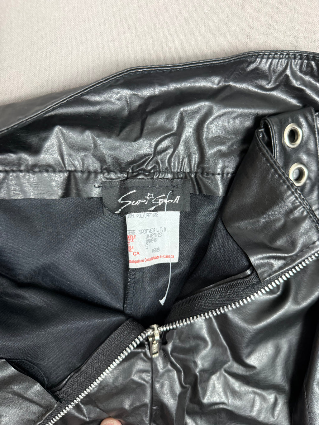 Y2K SUPI STROLL Black Faux Leather Belted Flare Pants – Early 2000s