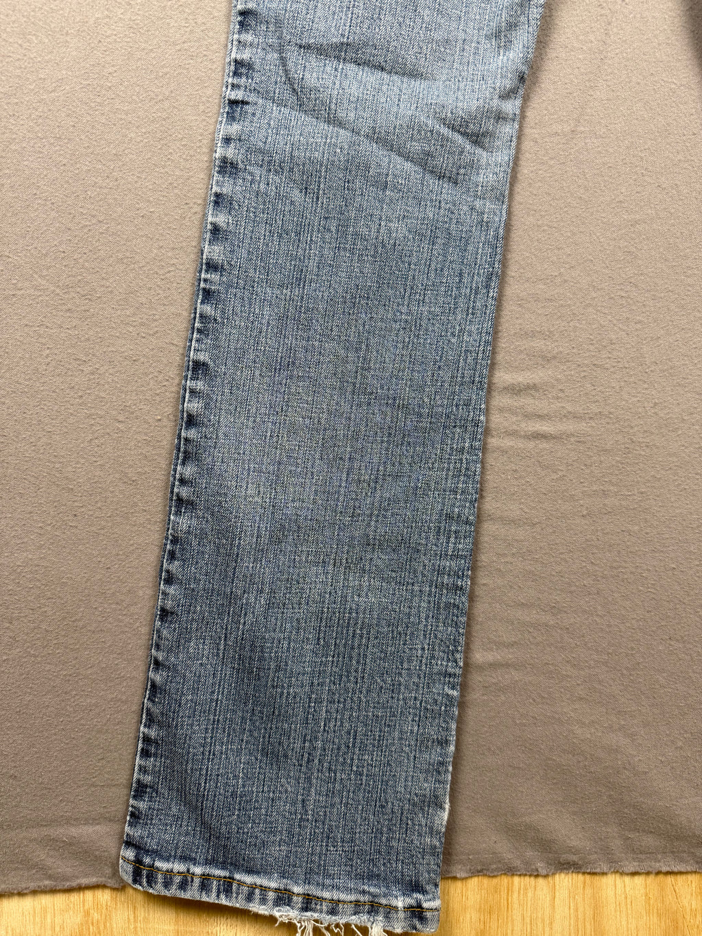 Vintage-Inspired Levi’s Low-Rise Flare Denim Jeans