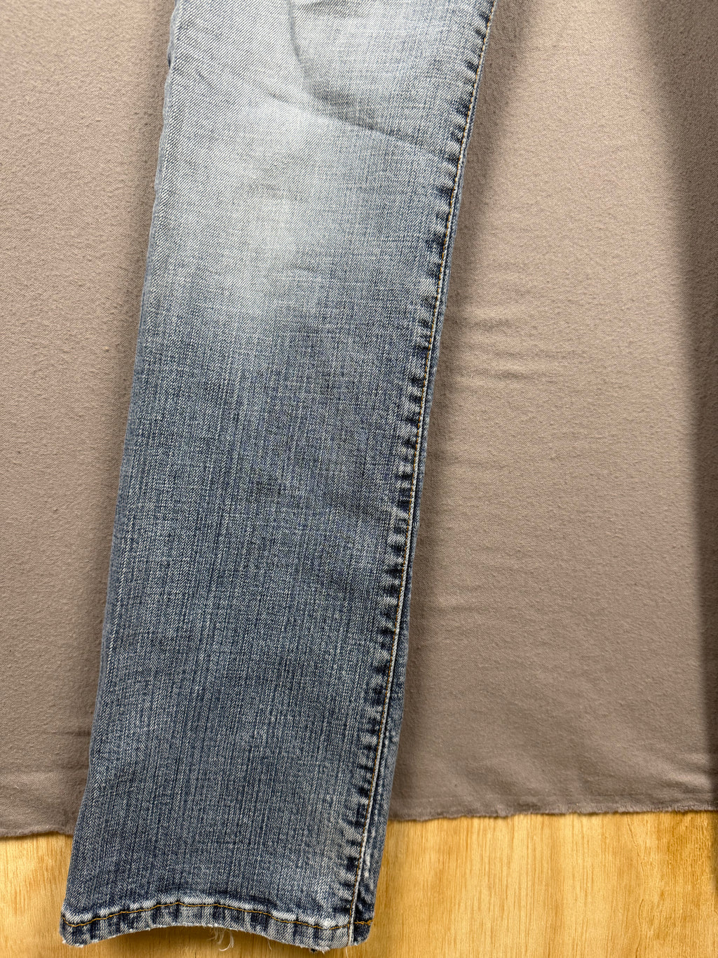 Vintage-Inspired Levi’s Low-Rise Flare Denim Jeans