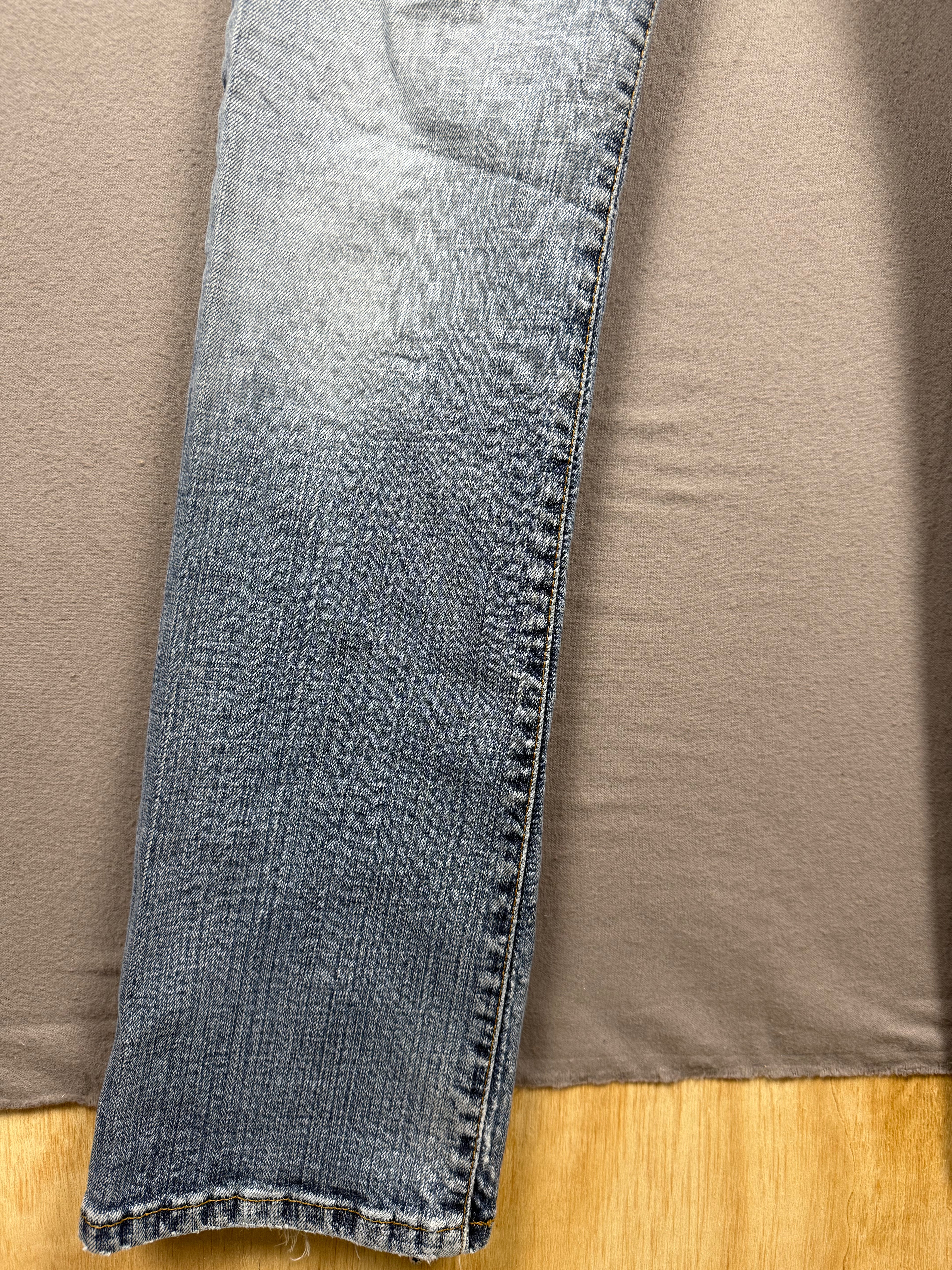 Vintage-Inspired Levi’s Low-Rise Flare Denim Jeans