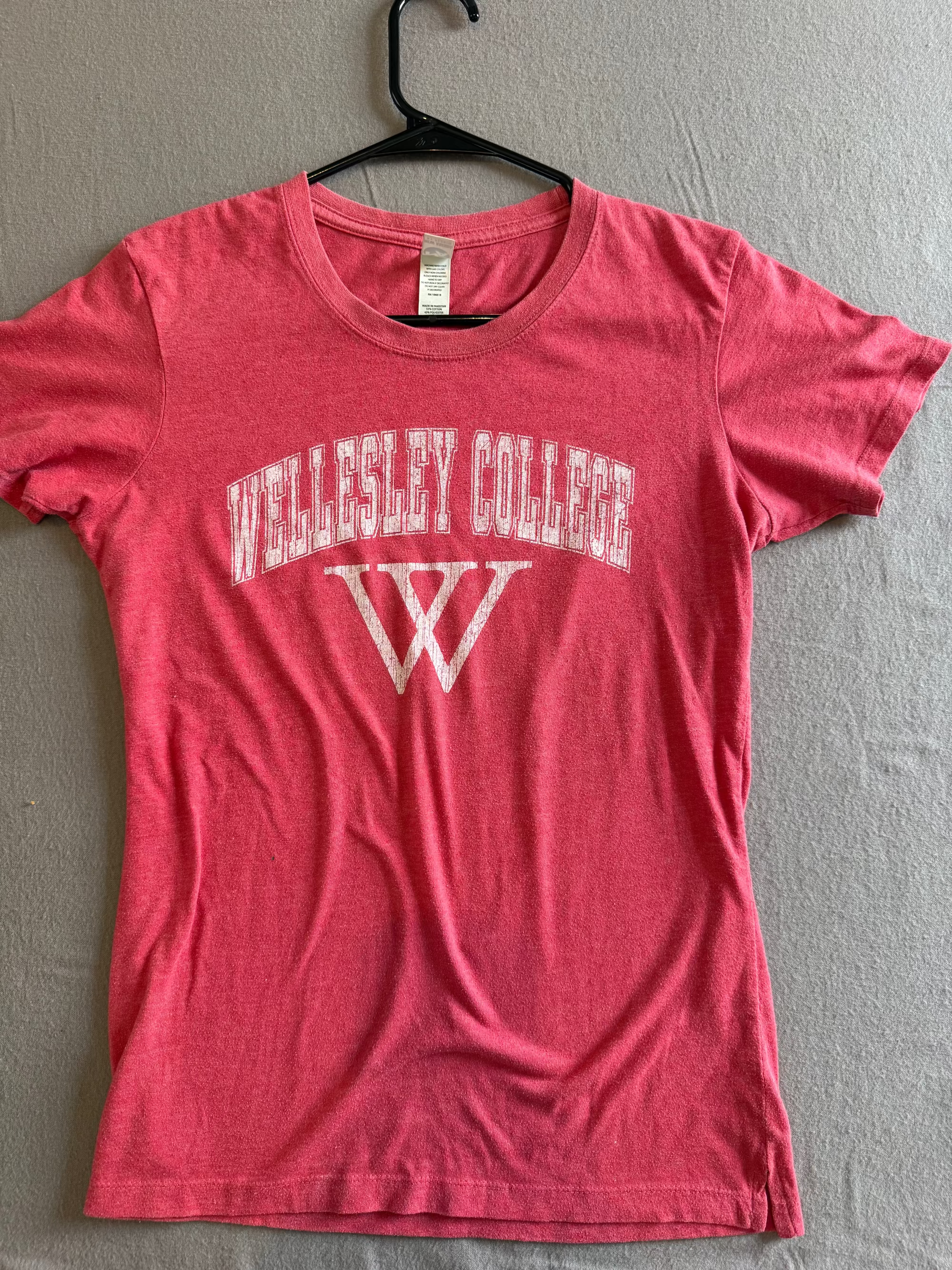 Wellesley College Distressed Red Graphic Tee – Women’s Medium