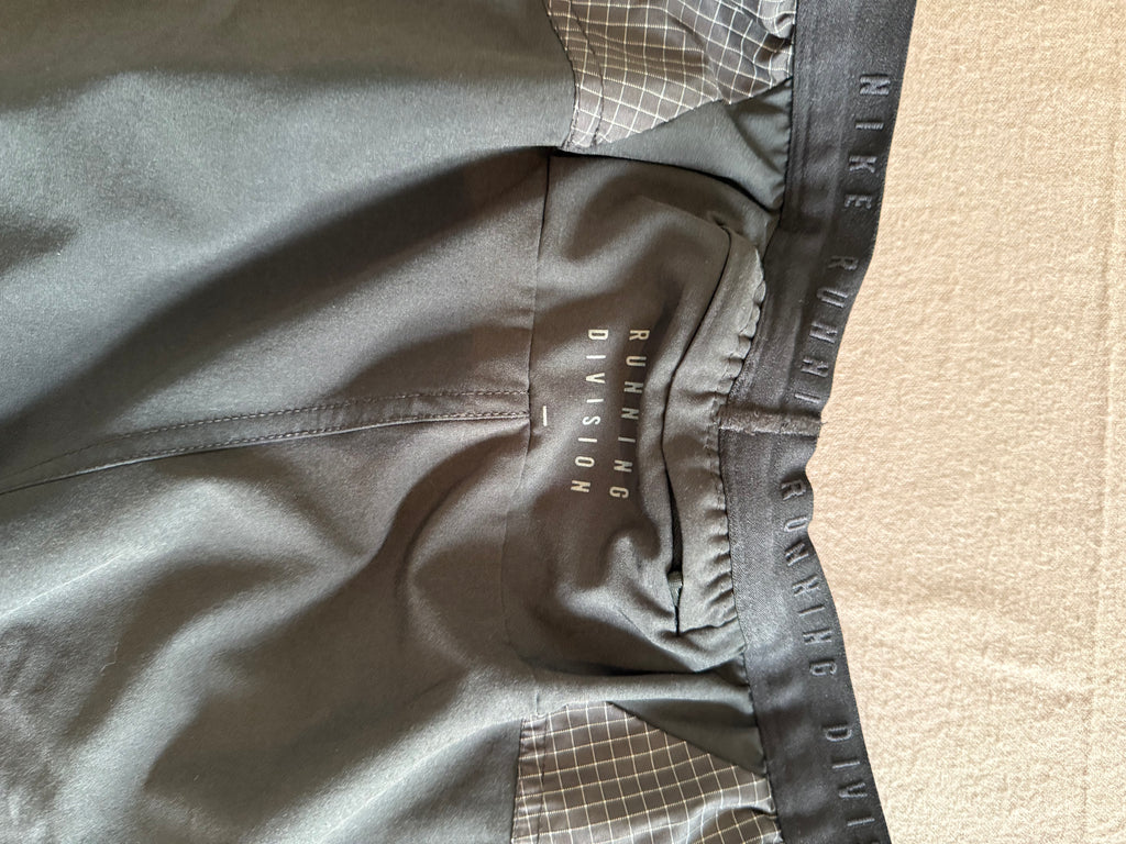 Nike Running Division Dri-FIT Black Gray Grid Performance Shorts Men’s M