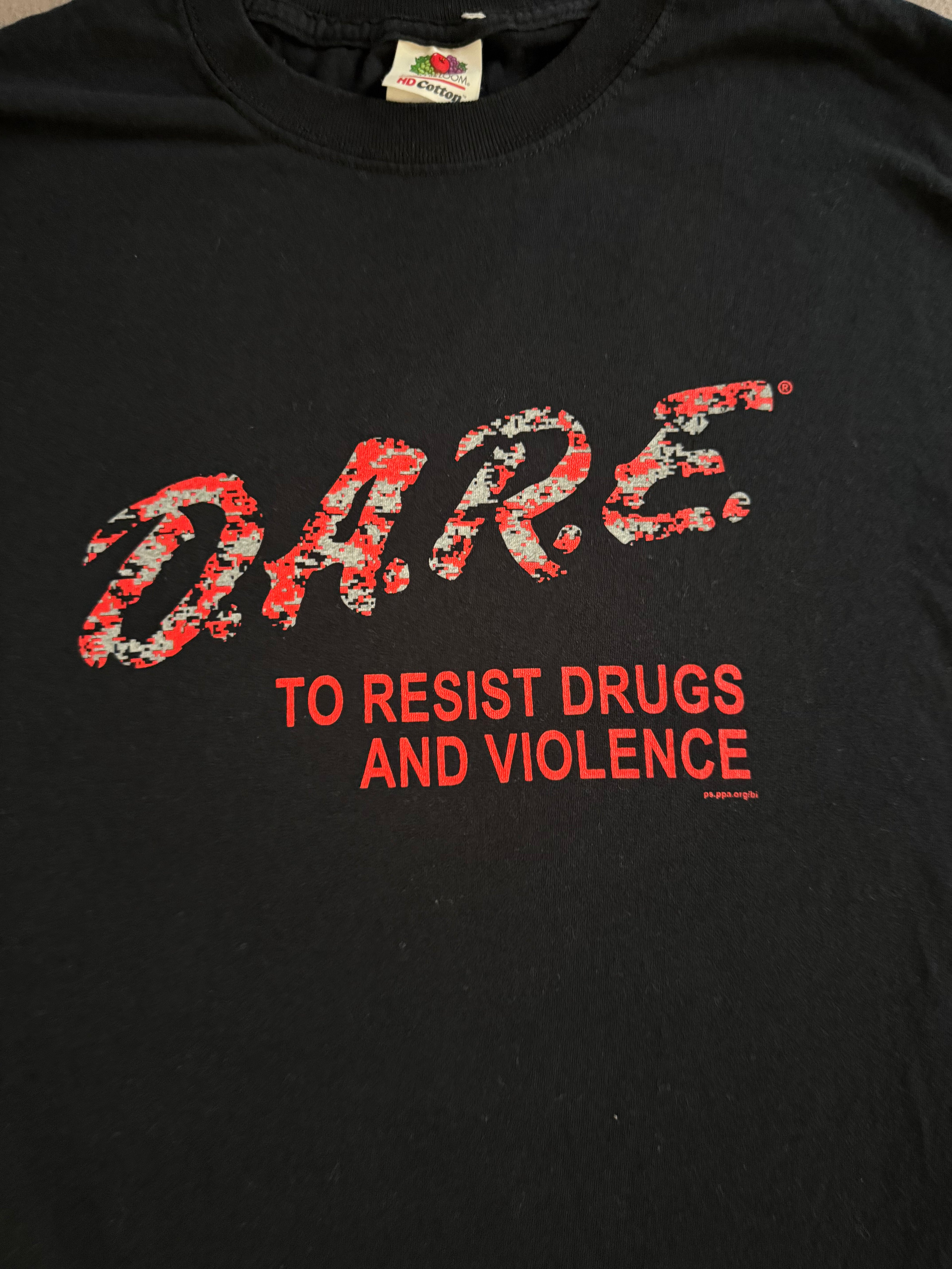 Vintage D.A.R.E. “To Resist Drugs and Violence” Black Graphic Tee – Medium