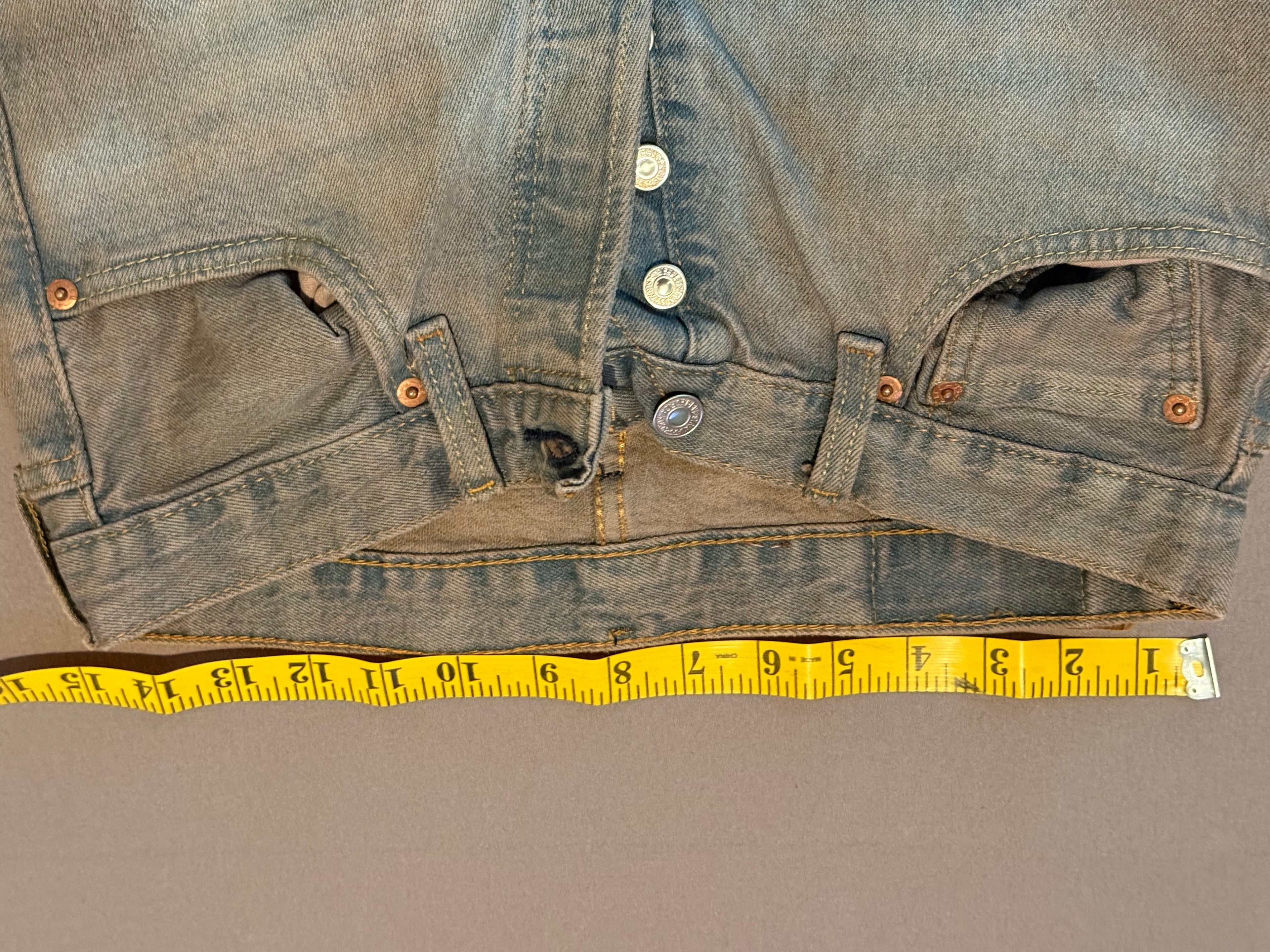 Levi’s 501 Original Fit Jeans W29 L32 Gray Wash Button Fly Straight Leg Denim