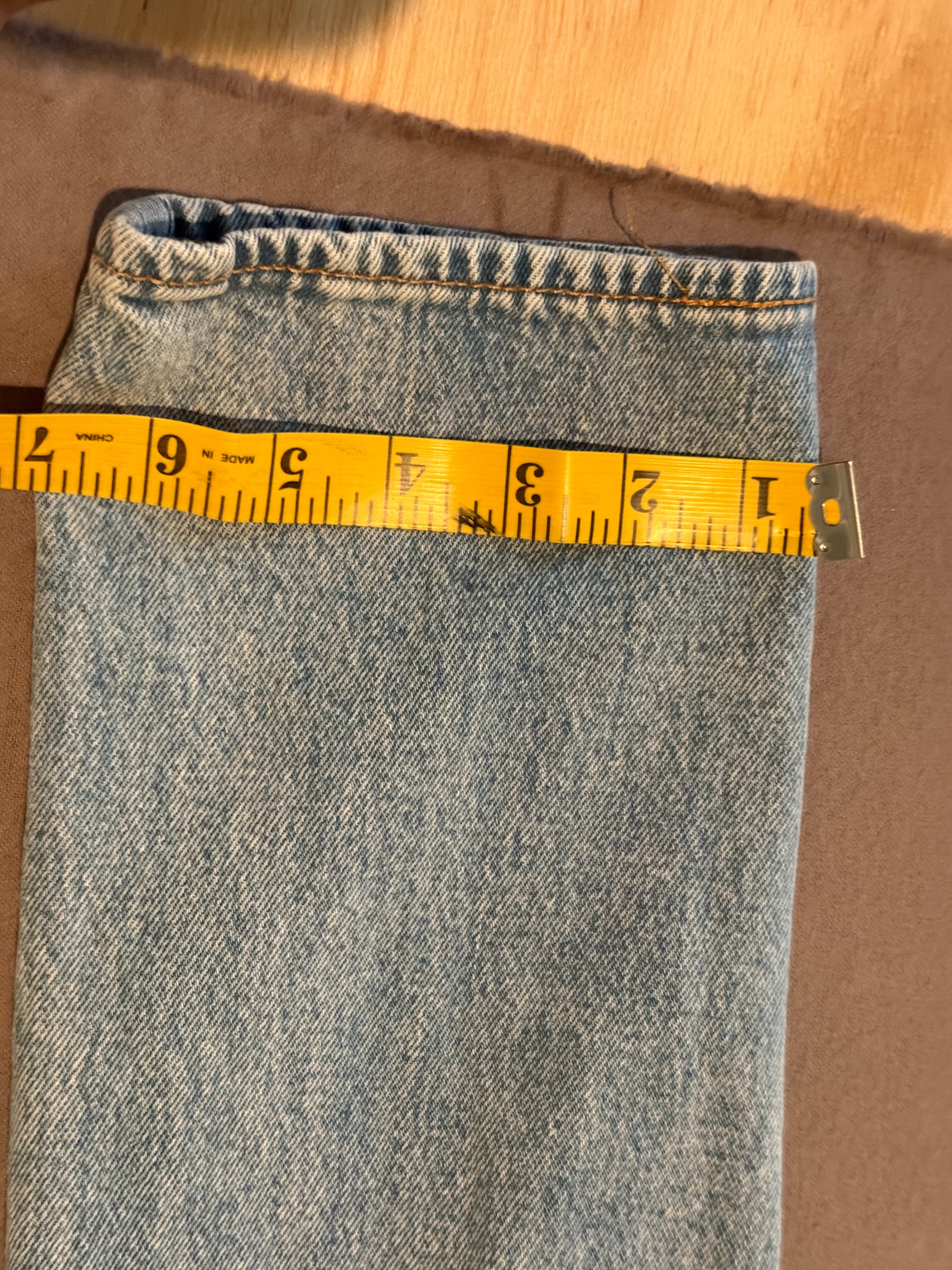 Levi’s 501 ST Light Wash Straight Leg Jeans – W28 L32 – Classic Button Fly Denim
