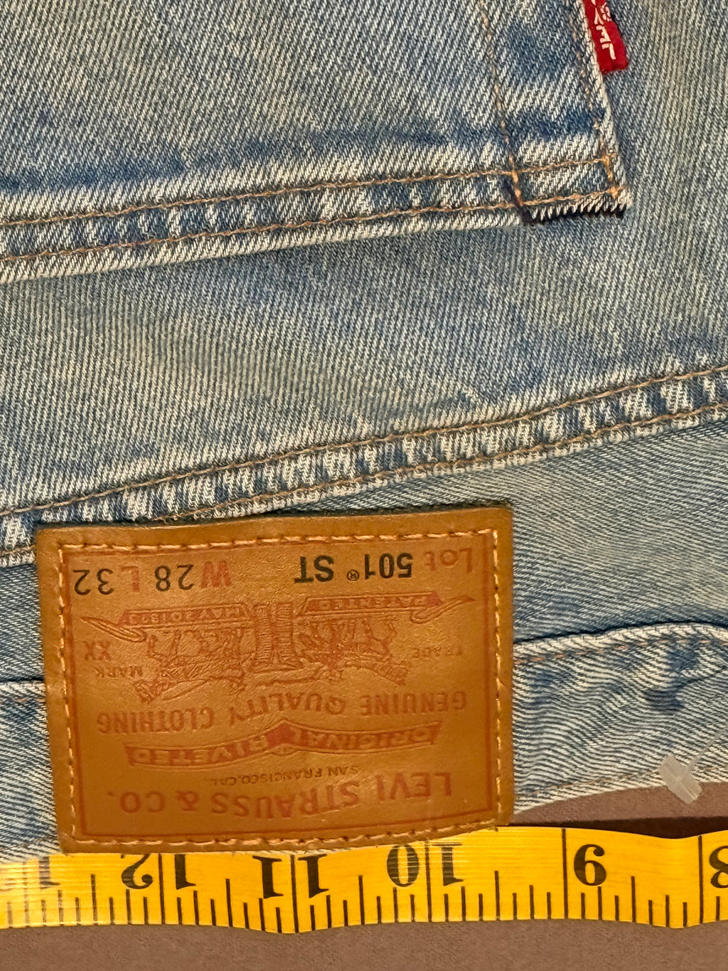 Levi’s 501 ST Light Wash Straight Leg Jeans – W28 L32 – Classic Button Fly Denim