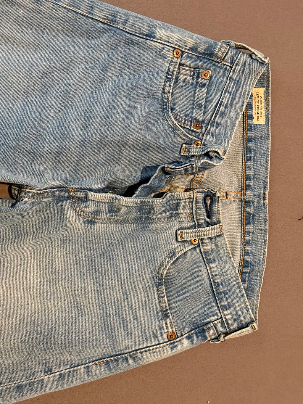 Levi’s 501 ST Light Wash Straight Leg Jeans – W28 L32 – Classic Button Fly Denim