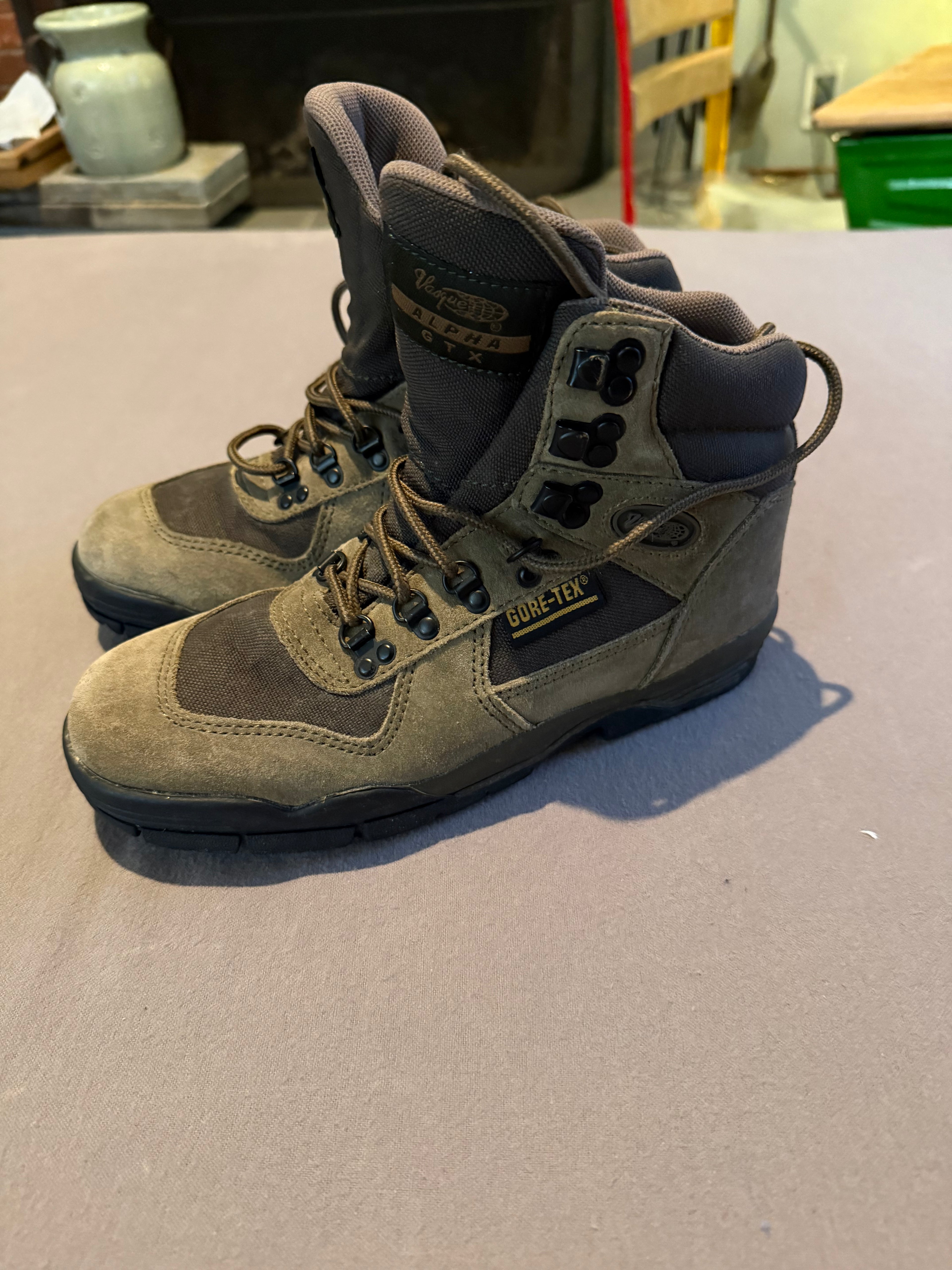 Vintage Vasque Alpha GTX Gore-Tex Hiking Boots – Olive Brown Suede & Mesh