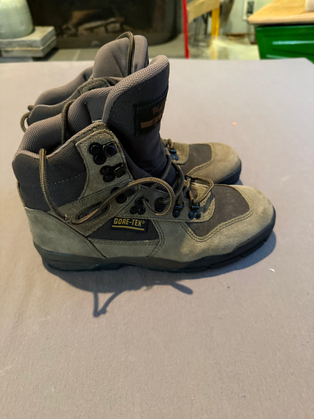 Vintage Vasque Alpha GTX Gore-Tex Hiking Boots – Olive Brown Suede & Mesh
