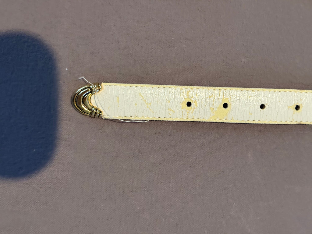 Vintage Lissie White Faux Leather Belt Gold Statement Buckle Size Small Y2K
