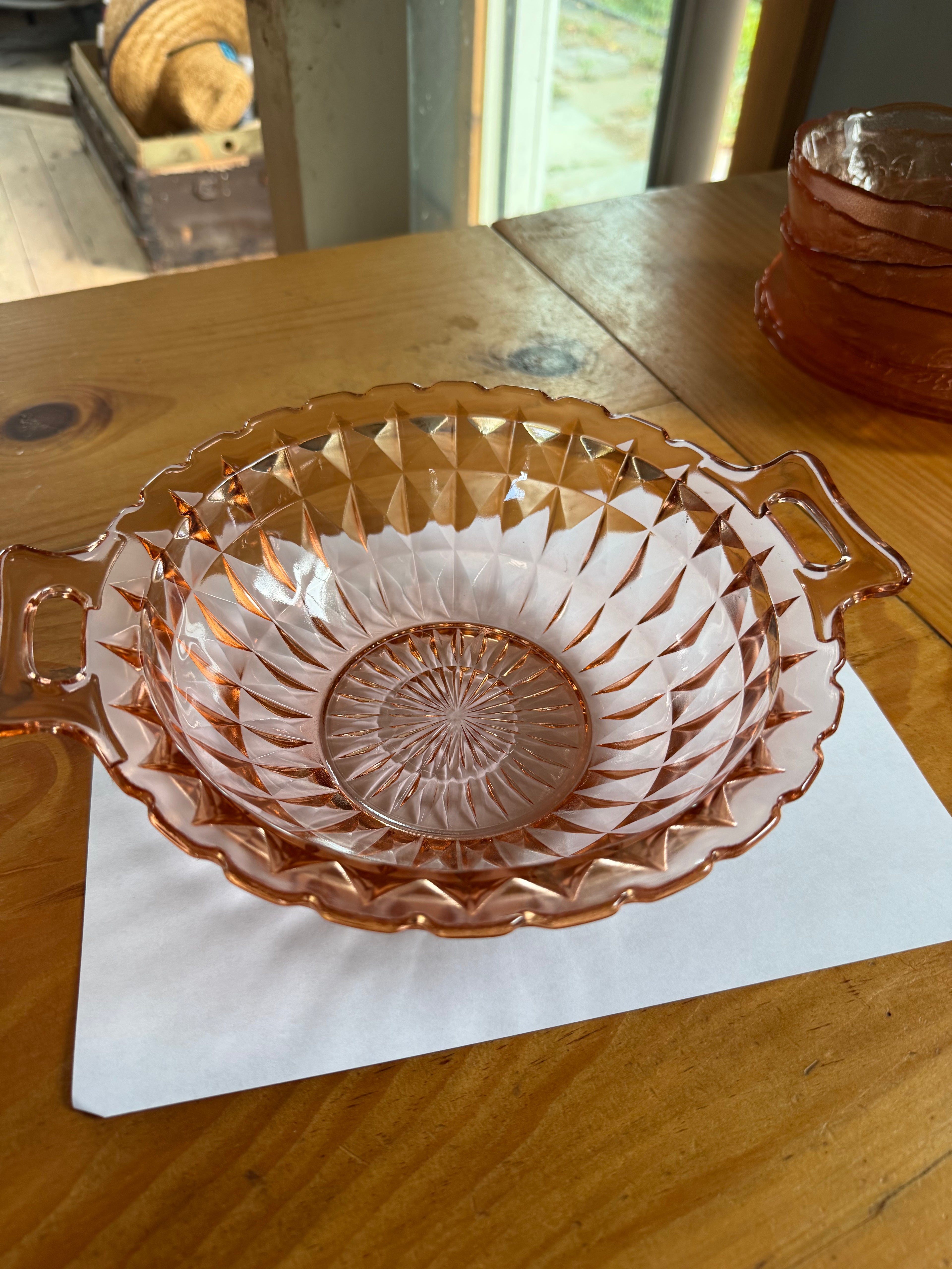 Vintage Pink Depression Style Glass Bowl – Ornate Starburst Diamond Pattern Scalloped Edge