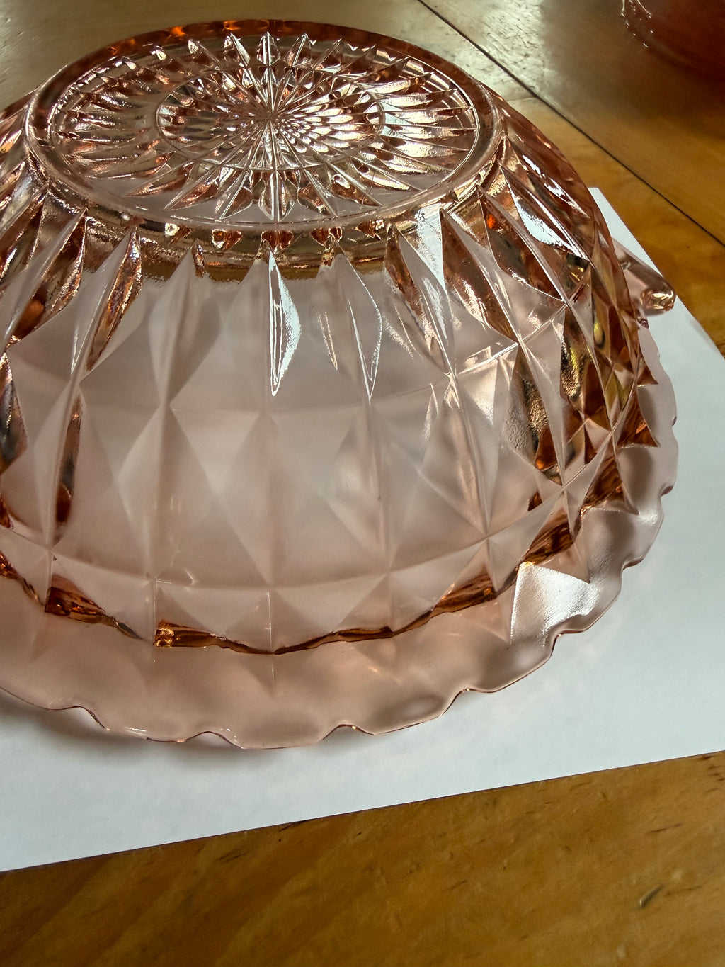 Vintage Pink Depression Style Glass Bowl – Ornate Starburst Diamond Pattern Scalloped Edge