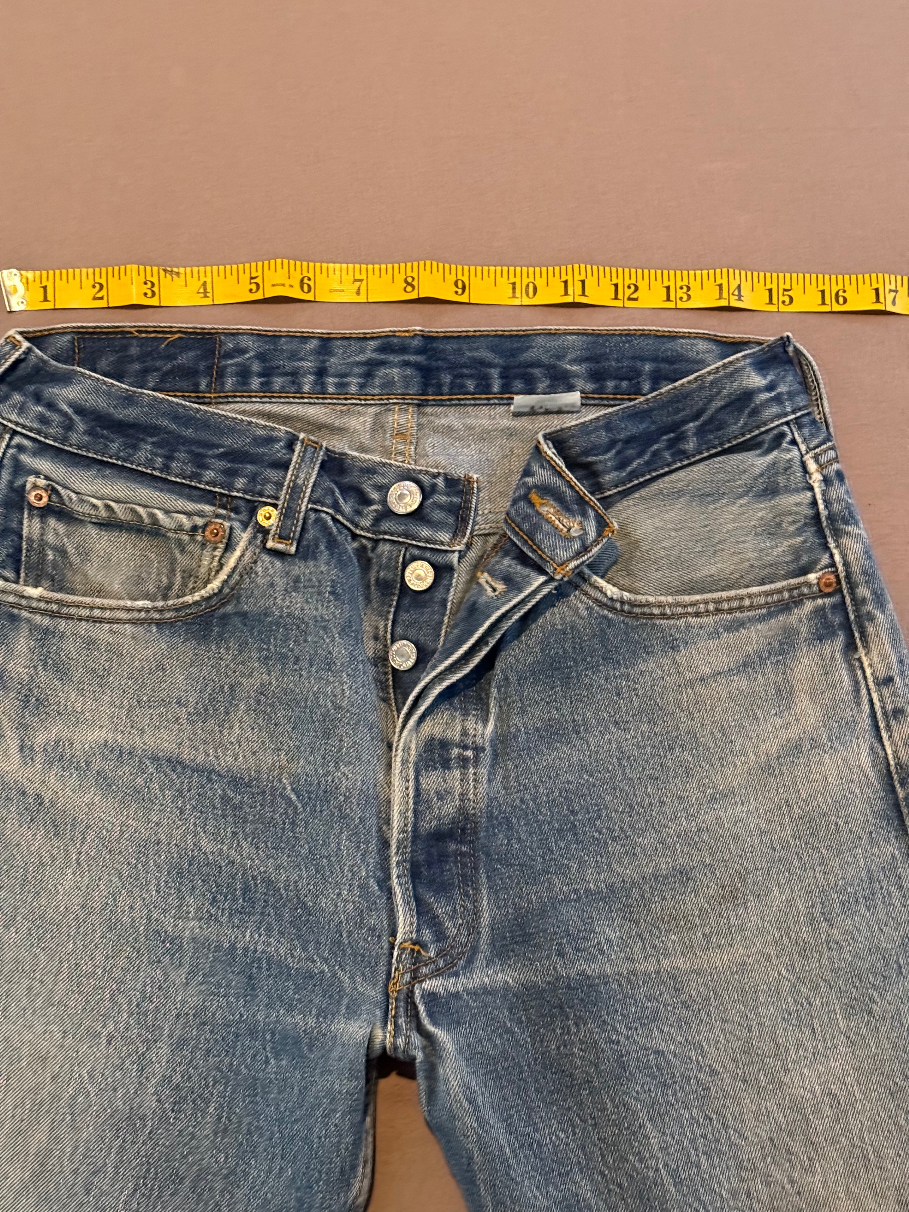 Vintage Levi’s 501 Jeans W33 L30 – Distressed Medium Wash Button Fly Straight Leg Denim