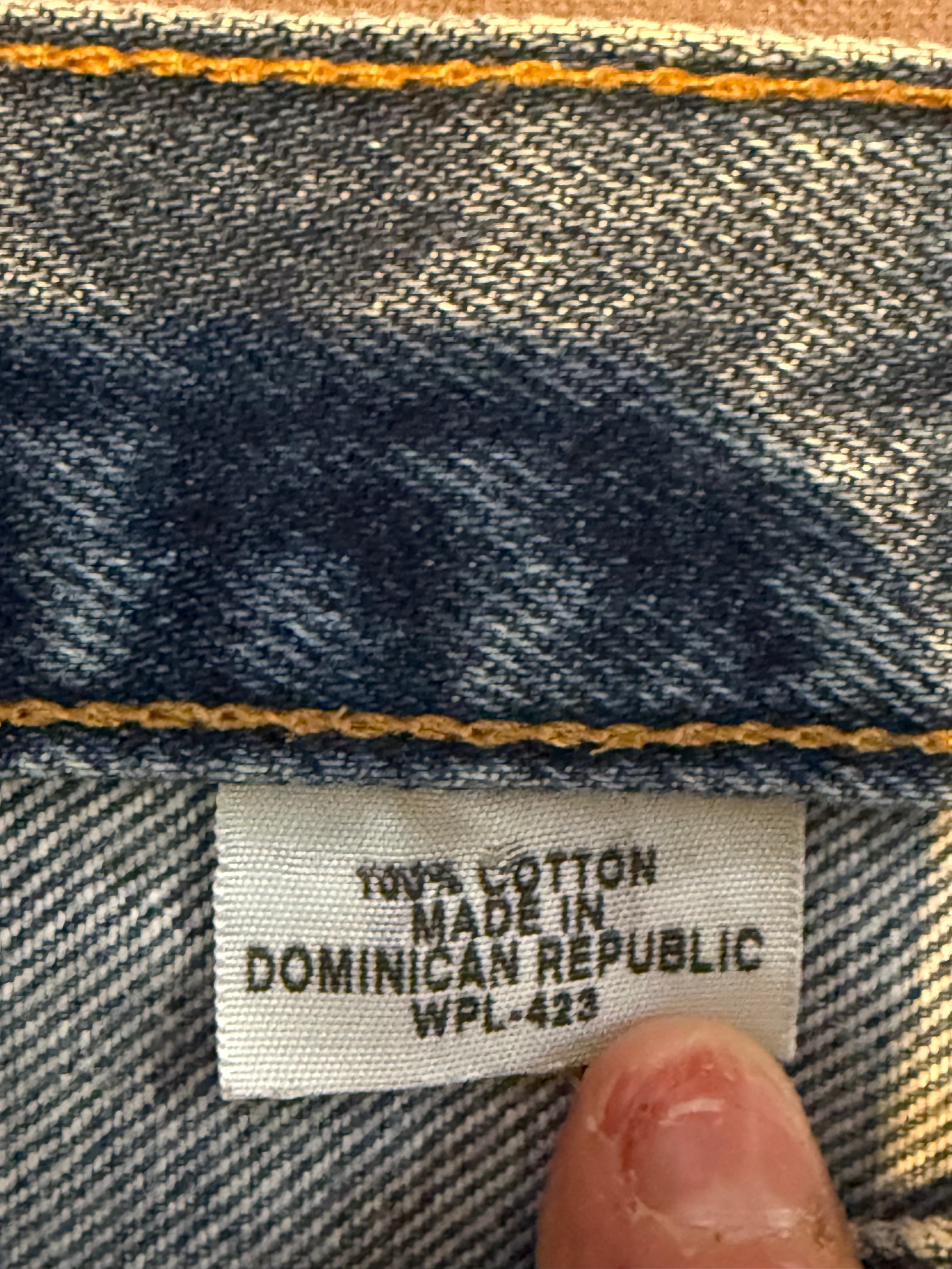 Vintage Levi’s 501 Jeans W33 L30 – Distressed Medium Wash Button Fly Straight Leg Denim